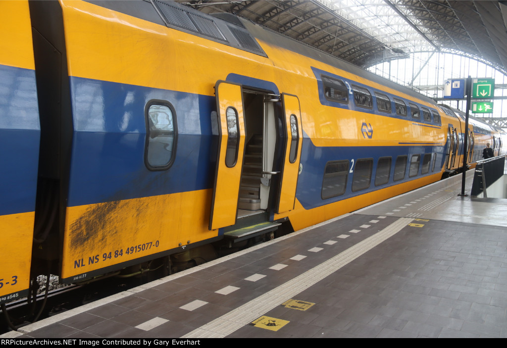 NS VIRM #9413 - Nederlandse Spoorwegen 